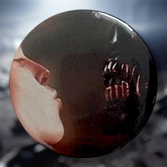Alien Kisses Button